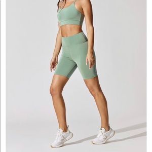 Woman’s Carbon 38 Biker Shorts -Size Medium